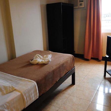 Negrense Suites Bacolod Dış mekan fotoğraf
