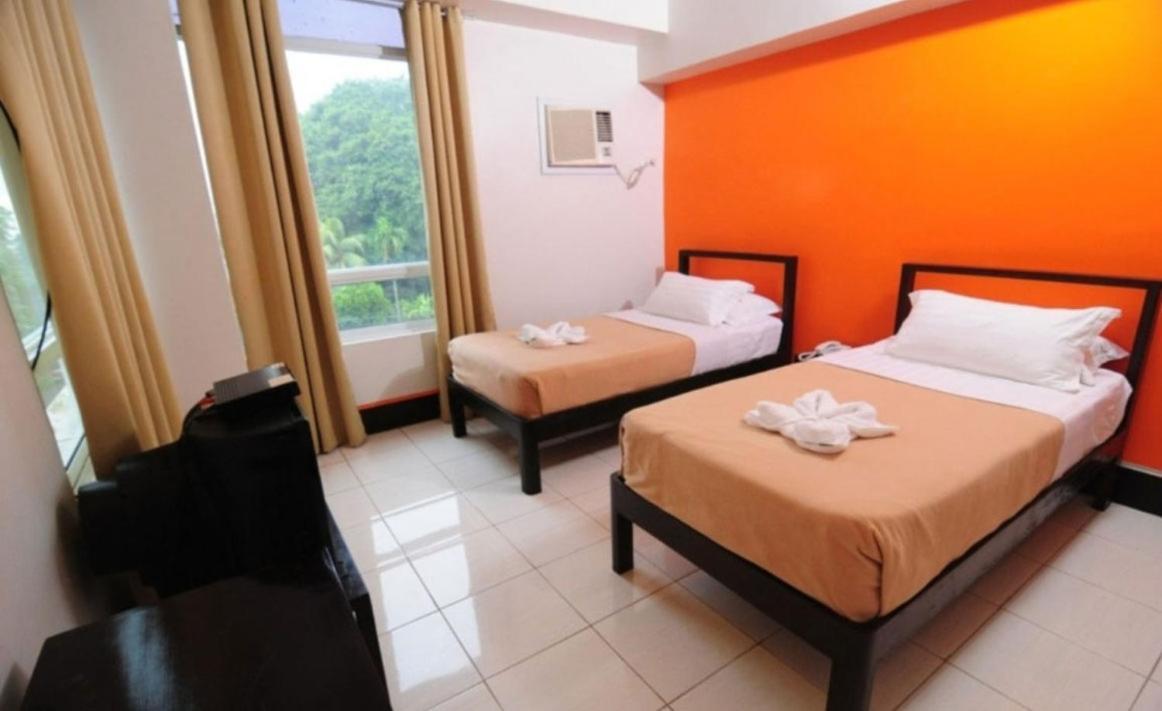 Negrense Suites Bacolod Dış mekan fotoğraf
