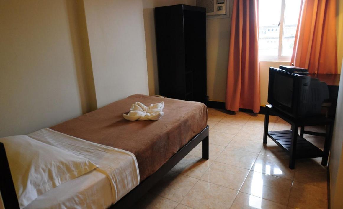 Negrense Suites Bacolod Dış mekan fotoğraf