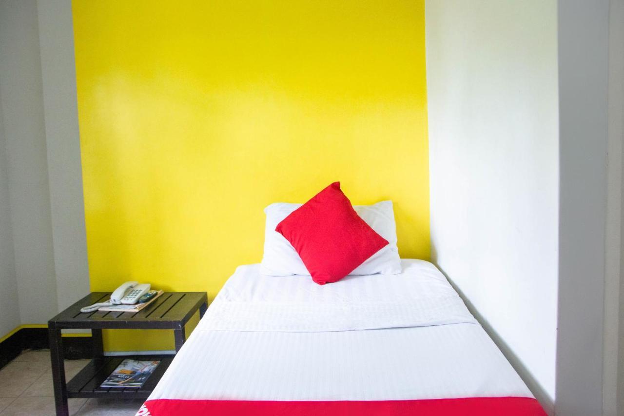 Negrense Suites Bacolod Dış mekan fotoğraf