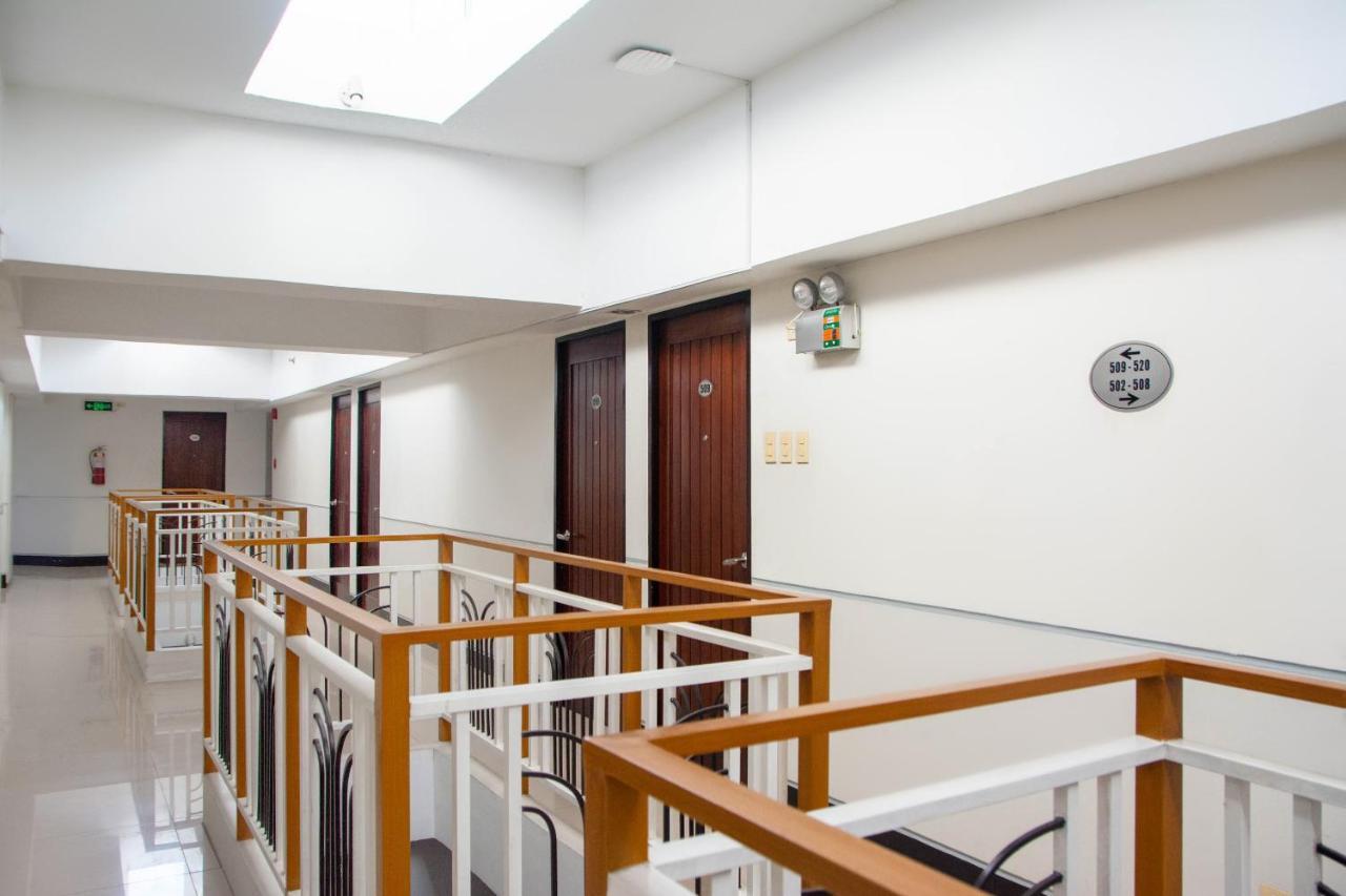 Negrense Suites Bacolod Dış mekan fotoğraf